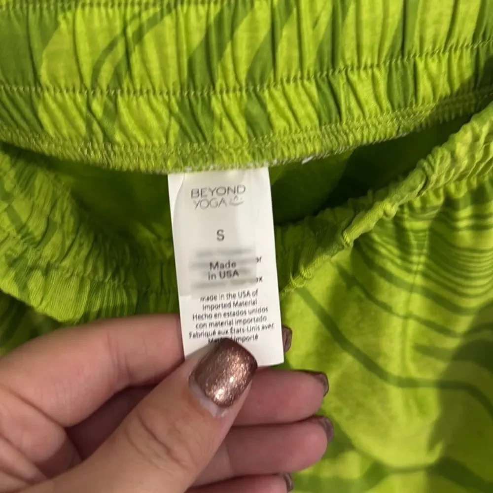 NWT- Beyond Yoga-Relax and Recharge Swirl Sleep Shorts- size small